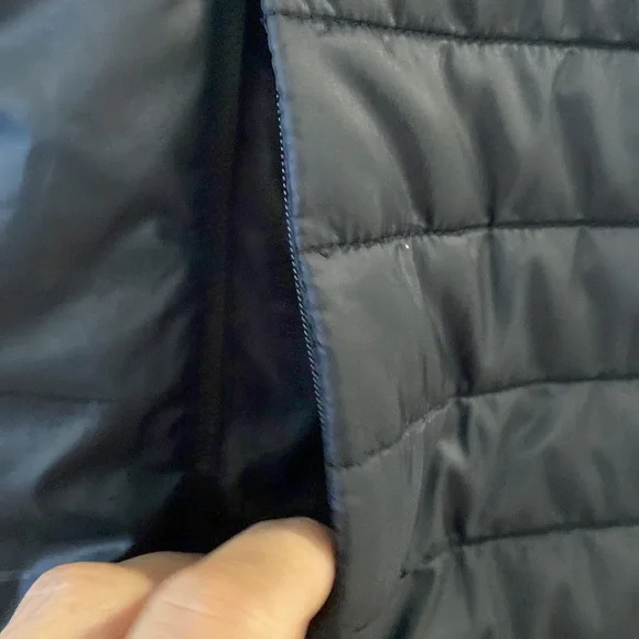 MERRELL Man Vest BNWOT color black length 28” pit to pit 36” two front pockets - Picture 5 of 12